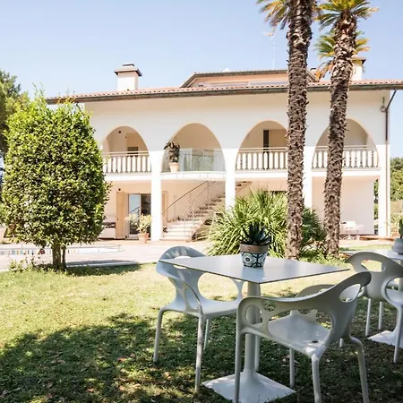 Bed and Breakfast Leda